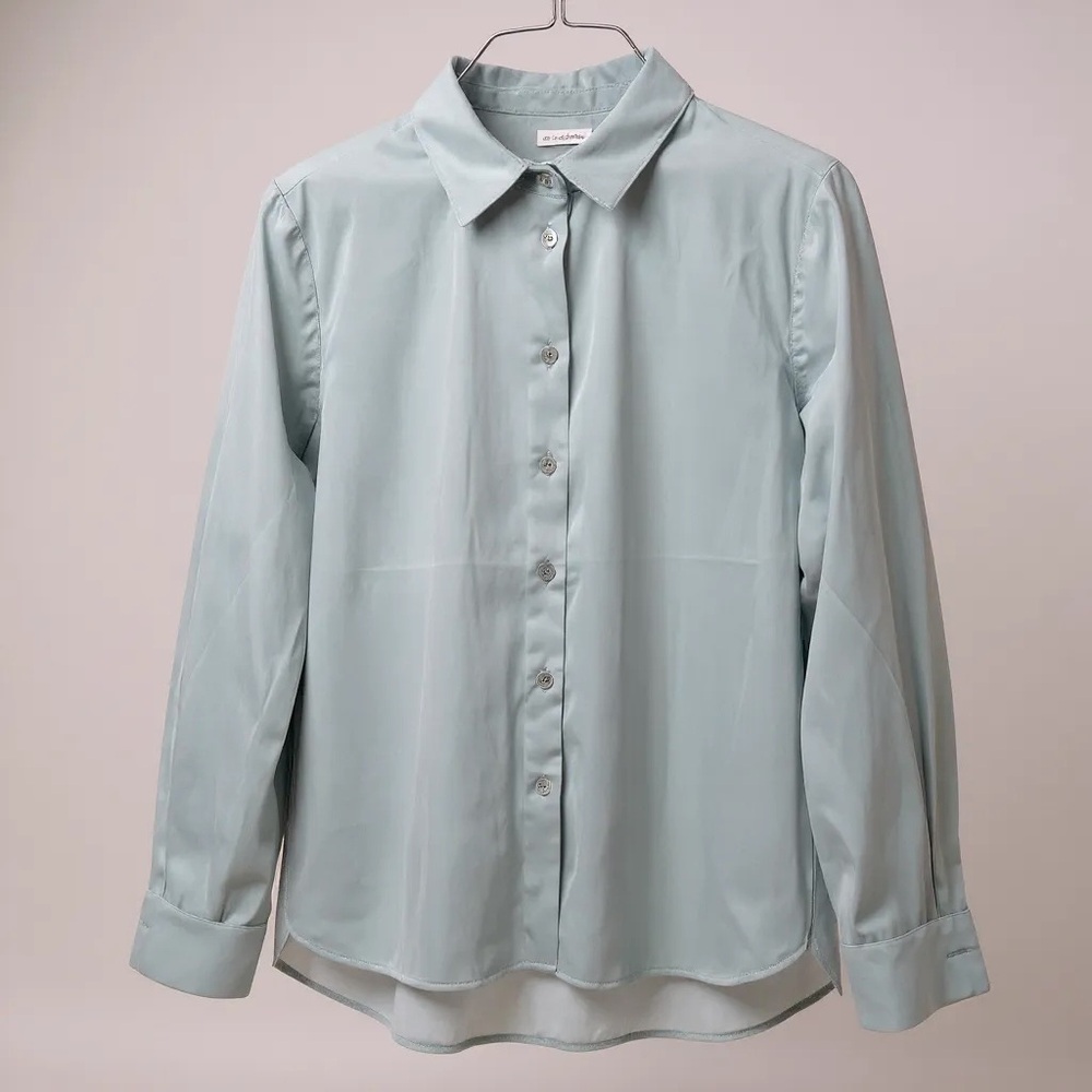 Women’s Rachel Zoe Light Teals Satin Blouse. Long Sleeve. Size L